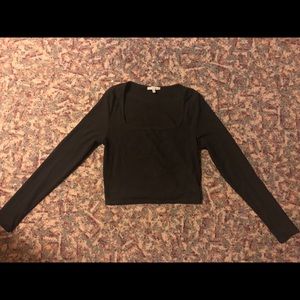 Black long sleeve crop top